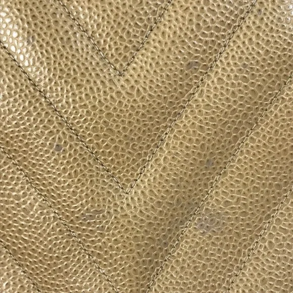 CHANEL Vintage Cream Caviar Leather Tote Bag - Picture 13 of 16